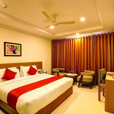 Hotel Floral Park Kottayam Extérieur photo