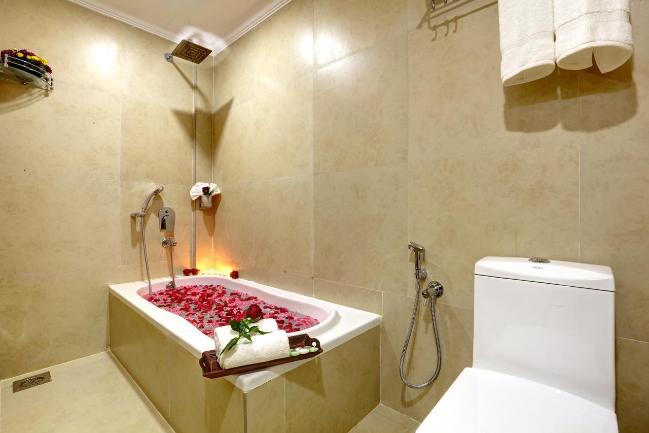 Hotel Floral Park Kottayam Extérieur photo