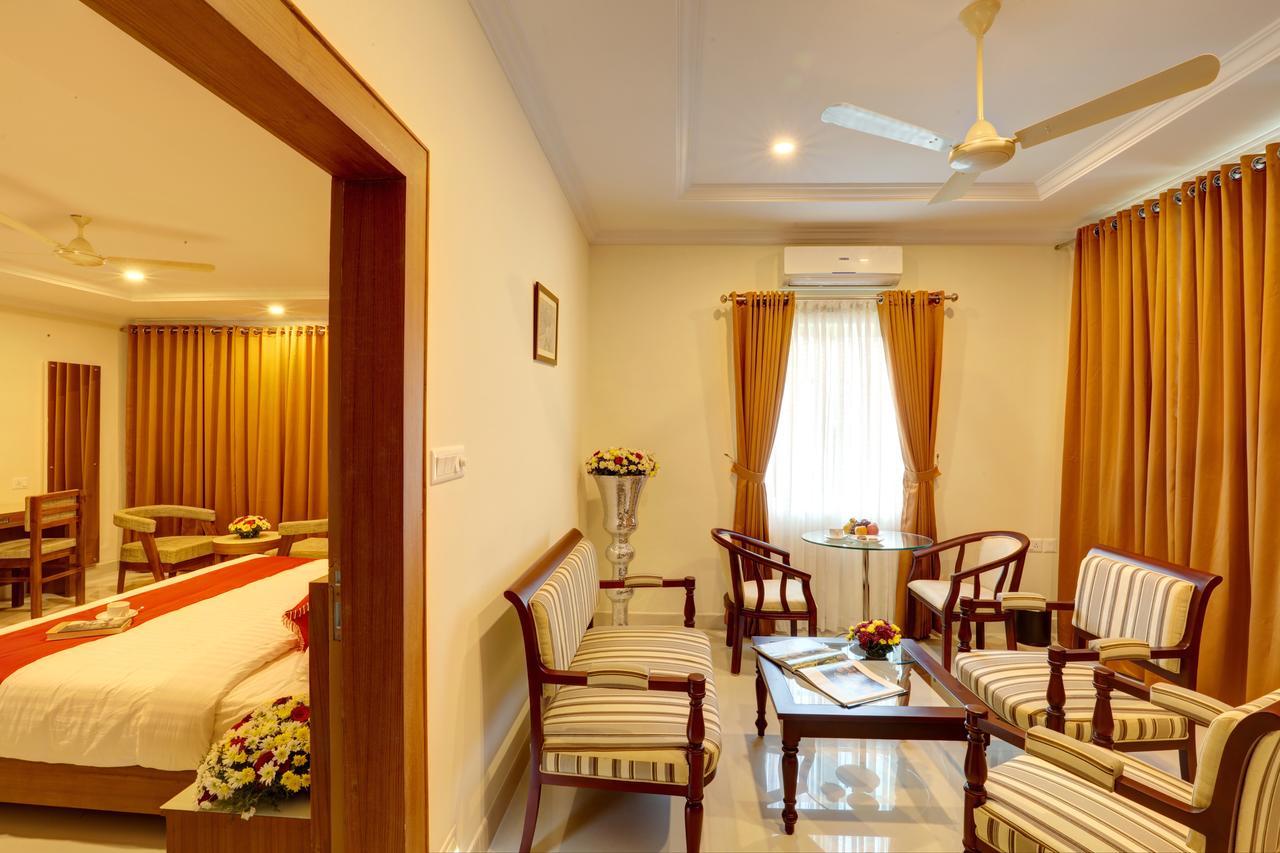 Hotel Floral Park Kottayam Extérieur photo